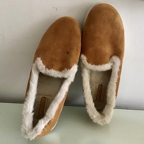 Sketchers Slippers - Picture 1 of 7